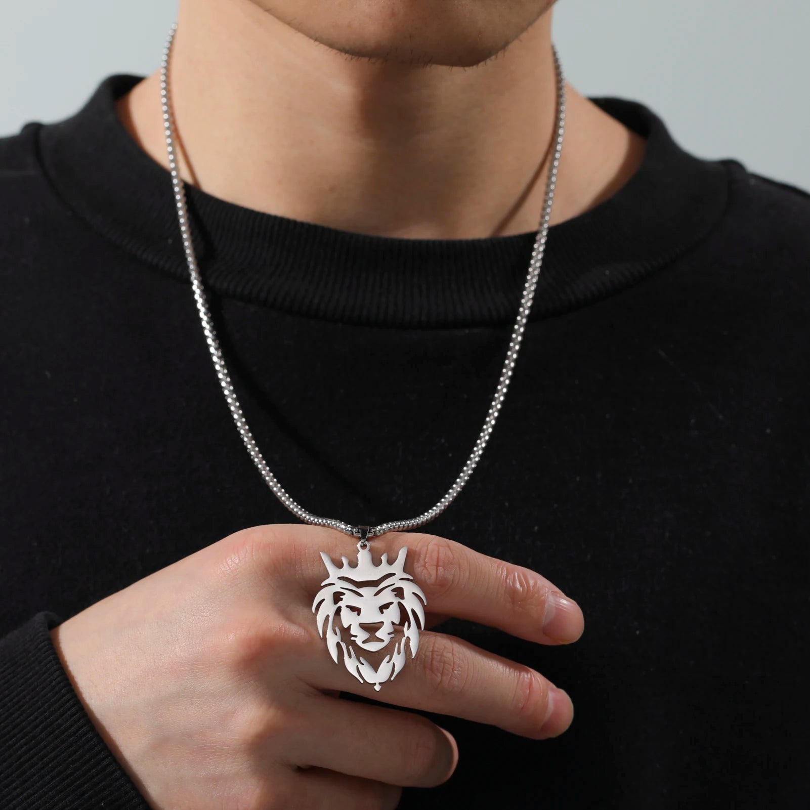 Lion With King Crown Necklace - Berserk Jewels Jewelery Jewellery