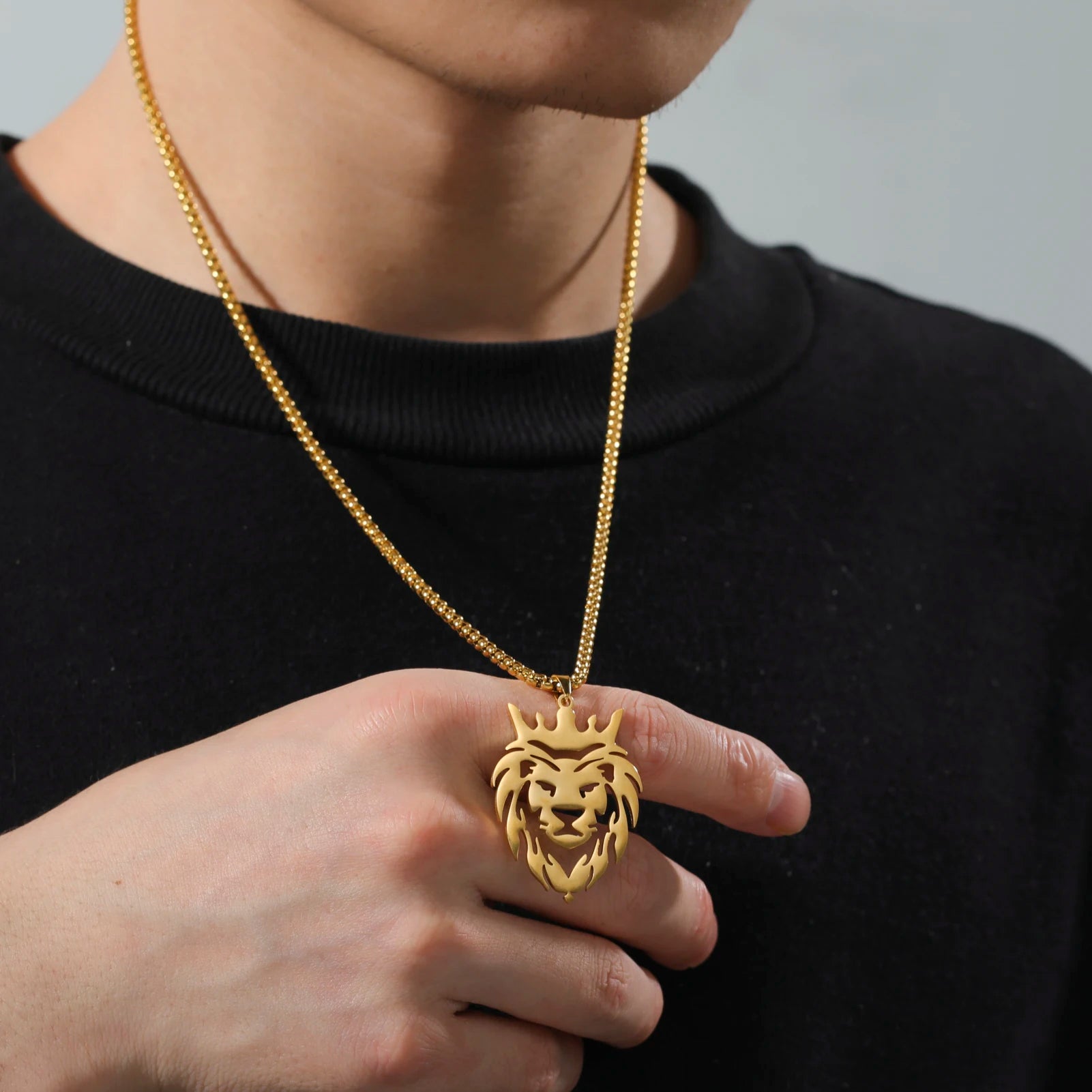 Lion With King Crown Necklace - Berserk Jewels Jewelery Jewellery